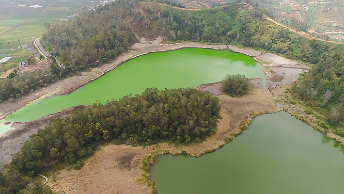포토 JPG 해외이미지 나무 아시아 호수 여행 자연 산 풍경 사람없음 야외 초록색 물 컬러풀 안개 숲 화산 인도네시아 내추럴 유황 조감도 해외포토 자연요소 식물 나라 컬러 날씨 생태계 파일형식 이미지허브