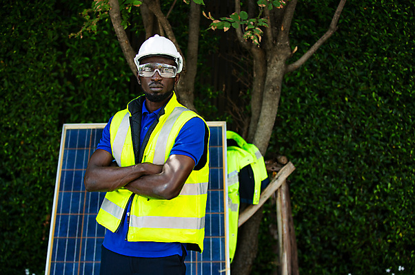 포토 JPG 해외이미지 식물 직업 산업 비즈니스 공장 지붕 노동자 세포 한명 안전 사람 초록색 파란색 태양 환경 힘 재활용 장비 발전기 에너지 업무 판넬 기술자 엔지니어 수리 역 확인 서비스 날것 태양에너지 시스템 공학 설정 유지 패널 혁명 생태학 설치 전압 해외포토 자연요소 1 교육 컬러 컨셉 공업 교통시설 발전소 작업 그린에너지 친환경 파일형식 이미지허브