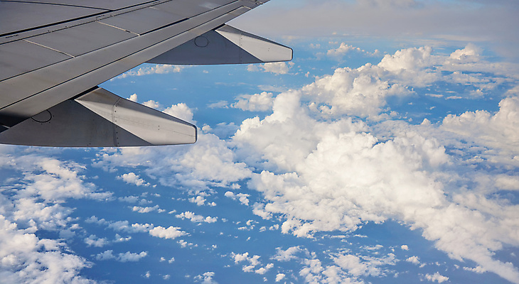 포토 JPG 해외이미지 여행 백그라운드 창문 교통시설 자연 하늘 휴가 비행기 주택 안테나 사람없음 옆모습 파란색 우주 맑음 회색 덮개 흰색 분위기 땅 고도 묘사 항공 제트기 승객 대패 수평선 해외포토 뷰포인트 컬러 교통 컨셉 통신 항공교통 날씨 대중교통 건물 뚜껑 시설 생태계 파일형식 이미지허브