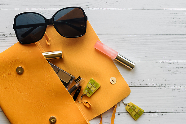 포토 JPG 해외이미지 라이프스타일 디자인 옷 여자 백그라운드 컨셉 가방 오렌지 장신구 사람없음 목재 장식 세트 선글라스 뷰티 펜 유행 상점 귀걸이 봄 화장품 립스틱 핸드백 흰색 화려 우아함 정상 머리위 모음 구성 스타일 카피스페이스 미니멀 해외포토 나무 잡화 계절 안경 컬러 과일 재료 사람 한글 생활 필기구 공백 파일형식 이미지허브