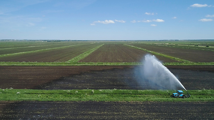 포토 JPG 해외이미지 식물 밭 농업 사람없음 초록색 물 농작물 농장 농경지 기계 샐러드 장비 성장 시골 상추 분무기 시스템 밭일 스프링쿨러 조감도 해외포토 자연요소 산업 음식 컬러 채소 파일형식 이미지허브