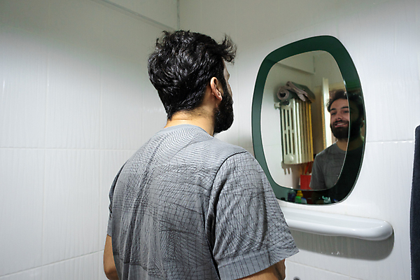 포토 JPG 해외이미지 백인 직업 라이프스타일 남자 행복 얼굴 아침 노동자 주택 실내 건강 한명 사람 성인 일상 뷰티 거울 욕실 신선 붓 업무 입 치아 위생 씻기 칫솔 만족 치약 고정 습관 돌봄 위생관리 해외포토 주간 서양인 1 감정 모션 관리 내부 건물 라이프 생활 신체부위 위생용품 청결 작업 소화기관 파일형식 이미지허브