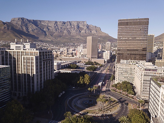 포토 JPG 해외이미지 주간 도로 아프리카 거리 안테나 사람없음 건물 도시 버리기 남아프리카 드론 케이프타운 코로나바이러스 해외포토 자연요소 건축물 나라 길 통신 교통시설 모션 바이러스 남아프리카공화국 파일형식 이미지허브