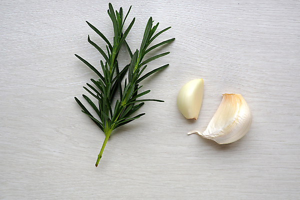 포토 JPG 해외이미지 접시 음식 재료 마늘 요리 사람없음 식사 흰색 신선 허브 로즈메리 해외포토 식물 식기 컬러 채소 파일형식 이미지허브