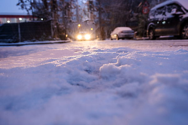 포토 JPG 해외이미지 외관 도로 여행 백그라운드 겨울 창문 자동차 자연 날씨 거리 주택 사람 사람없음 야외 건물 마을 얼음 꿈 운전 추위 도시 고급 큼 주차 서리 조경 온도 타운 이웃 눈보라 교외 심각 자동 폭설 해외포토 자연요소 건축물 계절 길 육상교통 컨셉 교통시설 모션 눈_날씨 크기 자연재해 생태계 파일형식 이미지허브