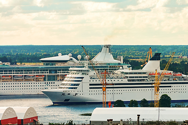 포토 JPG 해외이미지 주간 나무 바다 항해 사람없음 야외 큼 유람선 크루즈 해안도시 해외포토 자연요소 식물 배_교통 도시 크기 파일형식 이미지허브