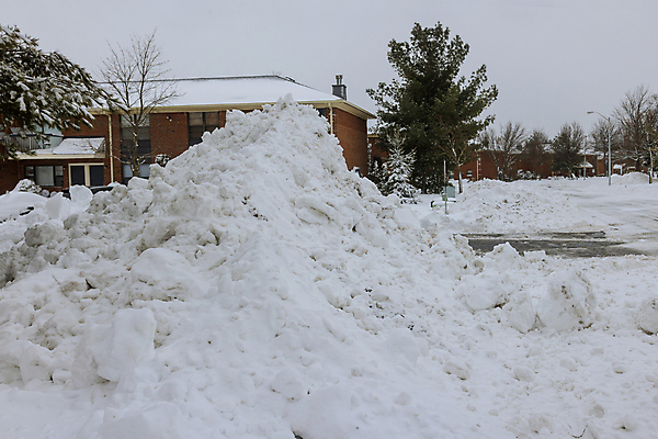 포토 JPG 해외이미지 계절 도로 겨울 날씨 풍경 사람없음 야외 가로 쌓기 우주 냉동 얼음 추위 도시 언덕 서리 장면 폭풍 눈보라 내추럴 쟁기 제설기 폭설 눈내림 해외포토 자연요소 길 교통시설 모션 눈_날씨 자연재해 제설 파일형식 이미지허브