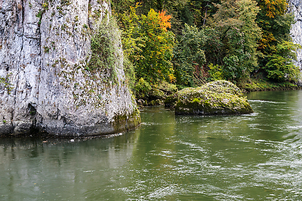 포토 JPG 해외이미지 나무 식물 유럽 단풍 자연 하늘 독일 사람없음 물 관광지 강 수도원 다뉴브강 보호구역 석회암 바이에른 해외포토 자연요소 나라 여행 잎 암석 생태계 구역 파일형식 이미지허브