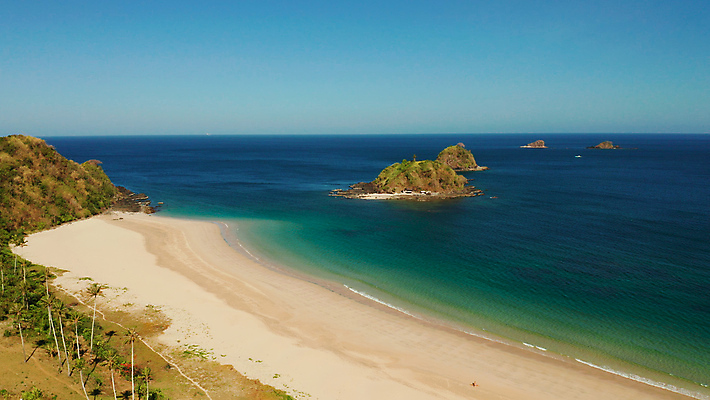 포토 JPG 해외이미지 나무 아시아 모래 바다 섬 여행 백그라운드 자연 하늘 휴가 휴식 손바닥 사람없음 야외 물 파란색 야자수 태양 맑음 침묵 흰색 휴양지 스카이라인 석호 조감도 터키석 파라다이스 해외포토 자연요소 식물 손 나라 컬러 컨셉 날씨 소리 장소 보석 생태계 파일형식 이미지허브