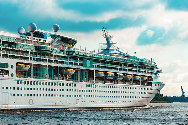 포토 JPG 해외이미지 주간 구름 바다 항해 사람없음 야외 큼 유람선 크루즈 해외포토 자연요소 배_교통 크기 파일형식 이미지허브