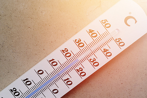 포토 JPG 해외이미지 디자인 계절 컨셉 날씨 휴가 따뜻함 사람없음 야외 환경 봄 흰색 공구 도시 뜨거움 온도계 예측 6월 심볼 측정 에코 눈금 보케 온도 8월 7월 섭씨 콘크리트 해외포토 컬러 도구 날짜 파일형식 이미지허브