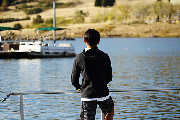포토 JPG 해외이미지 라이프스타일 응시 남자 행복 호수 어린이 스포츠 자연 하늘 휴가 휴식 건강 한명 사람 동양인 소년 취미 야외 10대 물 운동 햇빛 항구 기댐 활발 기쁨 자유 표현 결심 순수 주말 해외포토 자연요소 1 시선 감정 컨셉 교통시설 모션 청소년 인종 생활 태양 생태계 파일형식 이미지허브