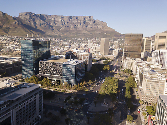 포토 JPG 해외이미지 주간 도로 아프리카 거리 안테나 사람없음 건물 도시 버리기 남아프리카 드론 케이프타운 코로나바이러스 해외포토 자연요소 건축물 나라 길 통신 교통시설 모션 바이러스 남아프리카공화국 파일형식 이미지허브