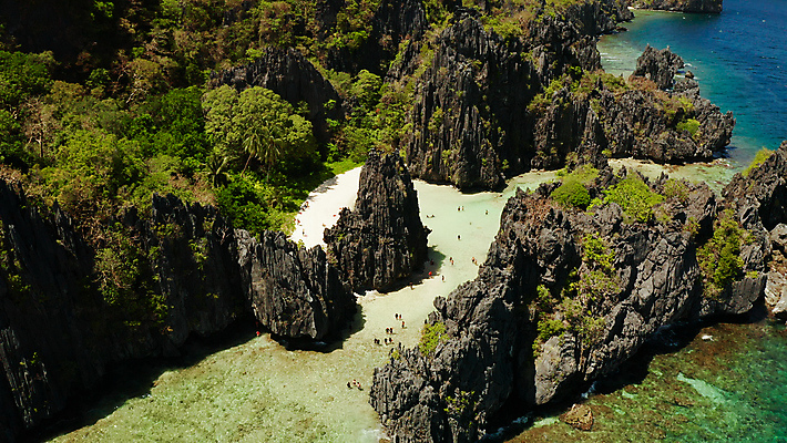포토 JPG 해외이미지 아시아 모래 바다 섬 여행 자연 휴가 산 안테나 손바닥 사람없음 야외 물 파란색 여행객 만 암초 석호 이국적 조감도 터키석 해외포토 자연요소 손 나라 컬러 통신 사람 보석 생태계 파일형식 이미지허브