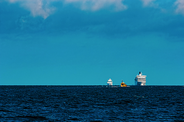 포토 JPG 해외이미지 주간 바다 항해 사람없음 야외 큼 유람선 크루즈 해외포토 자연요소 배_교통 크기 파일형식 이미지허브