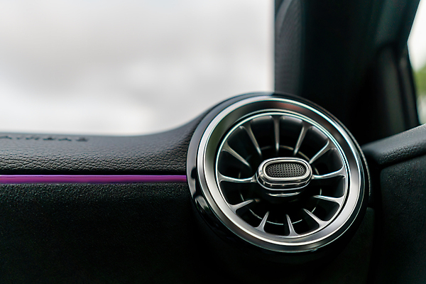 포토 JPG 해외이미지 교통시설 자동차 따뜻함 사람없음 내부 검은색 운전 흐름 추위 신선 뜨거움 원형 구멍 부채 콘센트 전기에너지 시원함 플라스틱 불기 가죽 방향 묘사 땀 시스템 온도 계기판 노즐 린스 엘리먼트 자동 제어 타격 안락 해외포토 도형 육상교통 컬러 교통 컨셉 모션 재질 에너지 시설 파일형식 이미지허브