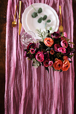 포토 JPG 해외이미지 식기 접시 꽃 결혼 사람없음 하이앵글 꽃병 로맨틱 풀잎 소프트포커스 스몰웨딩 해외포토 식물 뷰포인트 컨셉 잎 촬영기법 이벤트 풀_식물 파일형식 이미지허브