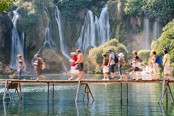 포토 JPG 해외이미지 나무 공원 유럽 여행 모션 자연 사람 풍경 사람없음 야외 초록색 물 여름 파란색 강 여행객 환경 골짜기 계곡 봄 폭포 흐름 가을 바위 흰색 보트 개울 숲 보스니아 유럽연합 해외포토 자연요소 식물 계절 공공시설 나라 컬러 컨셉 배_교통 돌_바위 생태계 파일형식 이미지허브