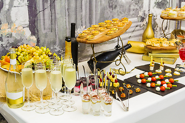 포토 JPG 해외이미지 접시 열매 음식 과일 포도 디저트 치즈 키위 이벤트 사람없음 장식 초록색 파티 케이크 축하 칵테일 체리 꼬치 달콤 맛 먹기 해외포토 식물 식기 컬러 컨셉 모션 유제품 주류 파일형식 이미지허브