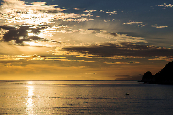 포토 JPG 해외이미지 공원 실루엣 스포츠 바다 여행 오렌지 자연 하늘 아침 휴가 휴식 국립공원 사람 사람없음 야외 물 햇빛 태양 뷰티 여행객 평화 일출 보트 황금 뉴질랜드 카누 카약 노젓기 전국 해외포토 주간 자연요소 공공시설 컨셉 배_교통 과일 모션 촬영기법 노을 수상스포츠 오세아니아 생태계 파일형식 이미지허브