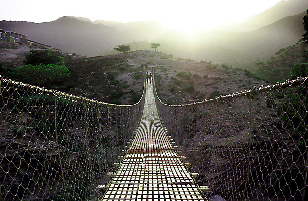 포토 JPG 해외이미지 길 밧줄 여행 산 매달리기 안전 사람없음 야외 산책 하이킹 용기 건너기 해외포토 그릇 줄 모션 레저 휴식 파일형식 이미지허브