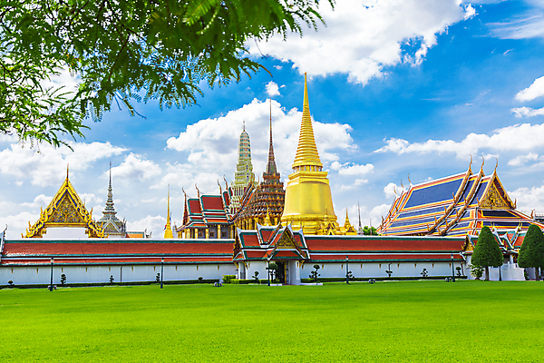 포토 JPG 해외이미지 나무 구름 전통 아시아 종교 문화 인형 건축양식 태국 하늘 사람없음 도시풍경 탑 궁전 기도 사찰 영혼 역사 황금 악마 방콕 에메랄드 지역 동쪽 스카이라인 사리탑 웅장함 해외포토 자연요소 식물 건축물 건축 나라 고건축 종교건축 풍경 도시 보석 방향 파일형식 이미지허브