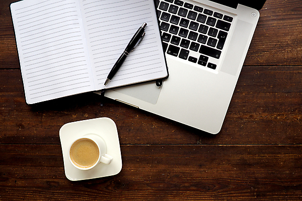 포토 JPG 해외이미지 커피 백그라운드 컨셉 비즈니스 탁자 모바일 주택 사람없음 노트북 컴퓨터 사무실 펜 우주 디지털 공책 공백 흰색 키보드 업무 작업실 정상 디자이너 책상 머리위 해외포토 직업 음료 컬러 가구 문구용품 건물 전자제품 필기구 작업 파일형식 이미지허브