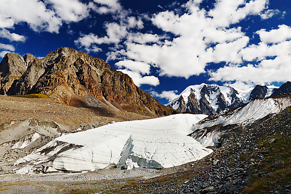 포토 JPG 해외이미지 자연 하늘 산 파노라마 사람없음 물 파란색 빛 강 햇빛 환경 맑음 얼음 등산 흰색 빙하 오르기 암초 산악지대 시베리아 웅장함 절정 눈내림 해외포토 자연요소 컬러 모션 날씨 눈_날씨 촬영기법 태양 트래킹 생태계 파일형식 이미지허브