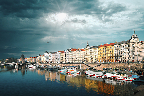 포토 JPG 해외이미지 응시 종교 오렌지 하늘 주택 파노라마 사람없음 물 빛 세계 탑 스크린 일몰 도시 센터 역사 황금 도심 신비 아치 지역 체코 청동 프라하 타운 건너기 고딕 공화국 구시가지 바로크 옛날 흥미 카피스페이스 해외포토 자연요소 건축물 시선 유럽 나라 컨셉 과일 모션 촬영기법 건물 노을 공백 파일형식 이미지허브