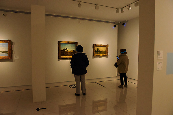 포토 JPG 해외이미지 전통 유럽 문화 조각 여행 건축양식 청소년 실내 미술 설명 사람 사람없음 내부 컬러풀 상점 페인트 방 역사 스페인 미술관 만화 땅 수집 전시회 그림 박물관 팝아트 기념품 명품 스페인어 안도라 해외포토 건축 나라 컬러 모션 문화예술 전시 상품 오브젝트 파일형식 이미지허브