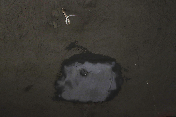 포토 JPG 해외이미지 직업 산업 벽 통신 새로움 주택 프레임 안전 사람없음 내부 건물 파란색 빛 상자 힘 에너지 흰색 업무 네트워크 구멍 수리 콘센트 플러그 연결 보안 전염 철사 공학 개발 설치 전압 공급 해외포토 건축물 교육 컬러 컨셉 작업 질병 감염 파일형식 이미지허브