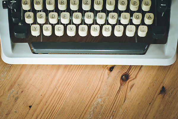 포토 JPG 해외이미지 컨셉 탁자 열쇠 이야기 사람없음 다이어리 공백 수확 시골 기록 시간 메시지 기자 클래식 잡지 인쇄 작가 오브젝트 복고 과거 타자기 타입 구식 옛날 출판 해외포토 직업 가구 농업 간행물 사무용품 골동품 파일형식 이미지허브