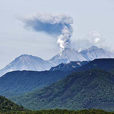 포토 JPG 해외이미지 구름 여행 자연 산 풍경 사람없음 여름 안개 숲 위험 폭발 폭발물 깃털 분화구 용암 매연 원뿔 내추럴 산악지대 생태학 재 재앙 절정 지질 지질학 해외포토 자연요소 도형 계절 교육 무기 컨셉 날씨 환경오염 생태계 화산 파일형식 이미지허브