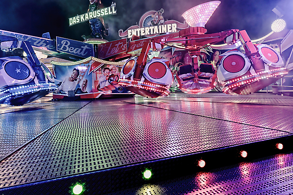 포토 JPG 해외이미지 이동 곡선 손가락 모션 놀이 전등 영국 사람없음 가로 컬러풀 힘 이탈리아 기쁨 게임 바퀴 원형 중앙 떨어짐 승차 야간 서커스 속도 호기심 흥분 네온 회전목마 공평 빛망울 블러 해외포토 자연요소 도형 손 감정 유럽 선 컬러 컨셉 조명 빛 놀이기구 파일형식 이미지허브