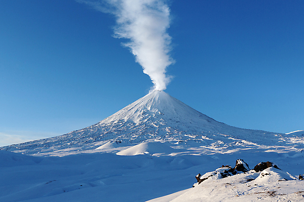 포토 JPG 해외이미지 구름 자연 산 풍경 사람없음 야외 파란색 뷰티 환경 화목 등산 하이킹 안개 큼 폭발 그림 생태계 화산 분화구 용암 안심 원뿔 내추럴 생태학 절정 지열 지질학 해외포토 자연요소 도형 교육 컬러 컨셉 레저 날씨 육류 트래킹 크기 파일형식 이미지허브