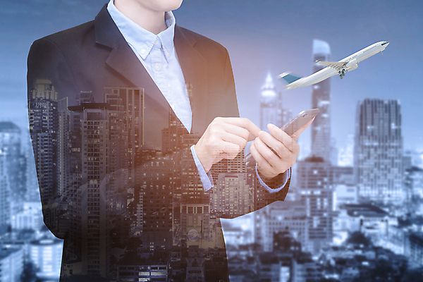 포토 JPG 해외이미지 여행 백그라운드 지도 인터넷 비즈니스 교통시설 하늘 비행기 항해 사람없음 파란색 스마트폰 세계 우주 자유 화물 흰색 공항 도착 항공 속도 출발 상업 제트기 승객 이륙 엔진 예약 넘어짐 대패 착륙 파라다이스 카피스페이스 해외포토 컬러 교통 컨셉 배_교통 항공교통 모션 대중교통 핸드폰 스마트기기 공백 운송업 시설 파일형식 이미지허브