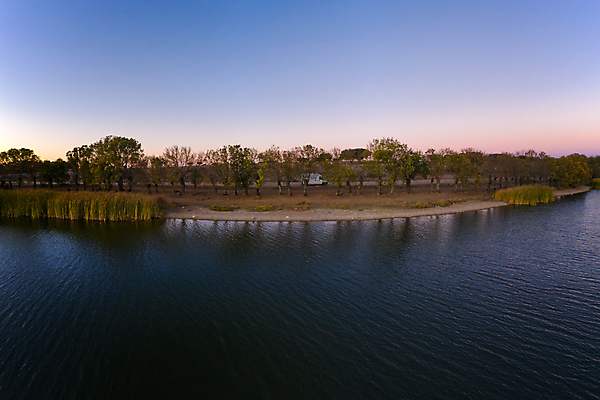 포토 JPG 해외이미지 나무 식물 공원 호수 여행 백그라운드 자연 하늘 안테나 파노라마 사람없음 야외 초록색 물 파란색 강 컬러풀 뷰티 반사 일출 환경 침묵 일몰 봄 시골 저수지 숲 땅 포르투갈 장면 내추럴 드론 수평선 해외포토 자연요소 계절 공공시설 유럽 컬러 통신 촬영기법 노을 소리 생태계 파일형식 이미지허브