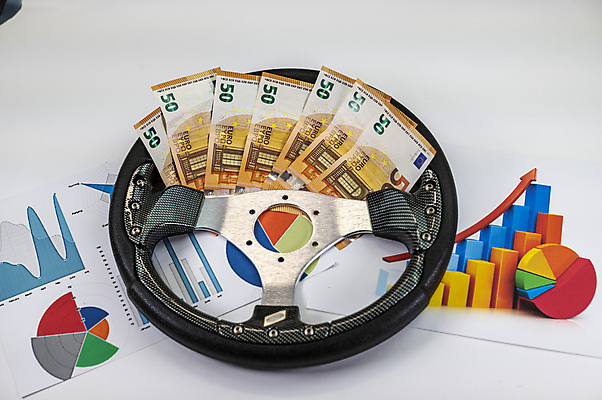 포토 JPG 해외이미지 디자인 유럽 종이 스포츠 여행 백그라운드 지폐 돈 비즈니스 교통시설 자동차 사람없음 내부 금융 경제 검은색 쪽지 장비 운전 저축 유로 흰색 바퀴 운전사 재산 고급 핸들 속도 투자 모터 계산서 계기판 자동 제어 해외포토 직업 나라 육상교통 컬러 교통 컨셉 모션 시설 파일형식 이미지허브