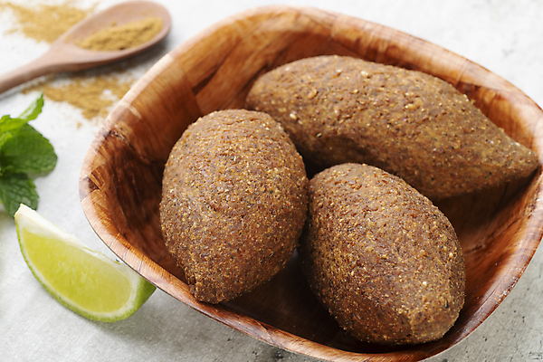 포토 JPG 해외이미지 전통 음식 육류 요리 사람없음 식사 저녁식사 소고기 튀김 사발 맛 미트볼 밀 레몬 동쪽 양고기 폭식 땅바닥 시리아 브라질사람 해외포토 컨셉 과일 식재료 중동 곡류 바닥 사기그릇 방향 파일형식 이미지허브