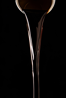 포토 JPG 해외이미지 커피 음료 음식 백그라운드 유리 탁자 맥주 사람없음 컵 갈색 초콜릿 검은색 어둠 거품 흐름 머그컵 추위 소용돌이 흰색 바 뜨거움 액체 개울 황금 붓기 닫기 떨어짐 시원함 굽기 시럽 아일랜드 코코아 고립 스카우트 해외포토 식기 유럽 컬러 가구 컨셉 모션 재질 디저트 주류 강 회오리 구이 파일형식 이미지허브