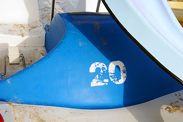 포토 JPG 해외이미지 디자인 산업 바다 여행 백그라운드 사람없음 옆모습 그래픽 물 파란색 숫자 기쁨 흰색 업무 보트 스페인 타일 시작 해외포토 자연요소 문자 감정 유럽 뷰포인트 컬러 배_교통 작업 파일형식 이미지허브