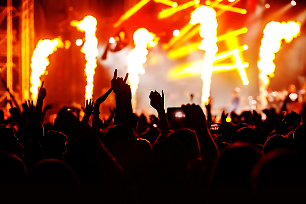 포토 JPG 해외이미지 라이프스타일 손 행복 실루엣 별 무기 음악 컨셉 새로움 사람 이벤트 사람없음 빛 스마트폰 핸드폰 노란색 파티 축제 콘서트 공연 음악가 무대 축하 춤 악단 부채 그룹 군중 야간 잼 클럽 디스코 예술가 쇼 동영상 팝 생존 많음 유흥 해외포토 자연요소 직업 감정 컬러 문화예술 촬영기법 생활 신체부위 전자제품 스마트기기 소스_음식 파일형식 이미지허브