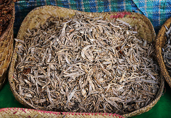 포토 JPG 해외이미지 전통 문화 음식 바다 백그라운드 다이어트 재료 아프리카 자연 낚시 건조 건강 어류 요리 사람없음 갈색 바구니 환경 식사 흰색 죽음 신선 잡기 시장 작음 해산물 묘사 준비 날것 밀짚 흙더미 내추럴 마다가스카르 짠맛 많음 해외포토 나라 컬러 컨셉 모션 레저 수중동물 흙 맛 짚 크기 생태계 파일형식 더미 이미지허브