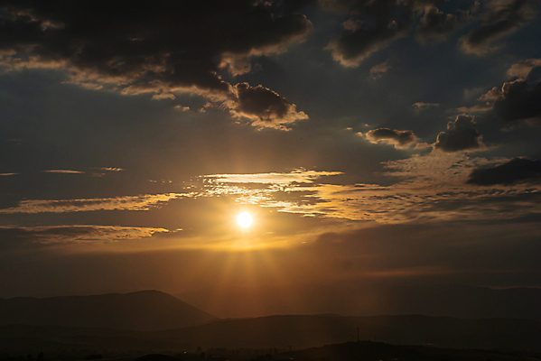 포토 JPG 해외이미지 종교 분홍색 백그라운드 오렌지 자연 하늘 아침 파노라마 사람없음 야외 빛 햇빛 태양 뷰티 우주 일출 어둠 희망 힘 황혼 일몰 놀람 새벽 에너지 저녁 매움 장면 공상 천국 솜털 내추럴 광 수평선 해외포토 주간 자연요소 감정 컬러 과일 촬영기법 표정 노을 맛 야간 생태계 파일형식 이미지허브