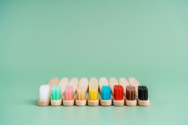 포토 JPG 해외이미지 사람없음 칫솔 오브젝트 에코 친환경 일렬 에코라이프 위생관리 친환경제품 카피스페이스 초록배경 대나무칫솔 다회용품 해외포토 라이프스타일 백그라운드 관리 초록색 위생용품 환경 공백 재활용품 파일형식 이미지허브