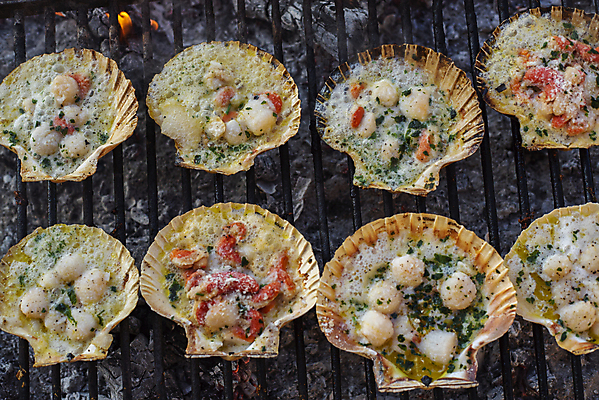 포토 JPG 해외이미지 조개 실내 사람없음 하이앵글 그릴 굽기 가리비 조개구이 가리비구이 해외포토 뷰포인트 주방용품 어패류 내부 구이 파일형식 이미지허브