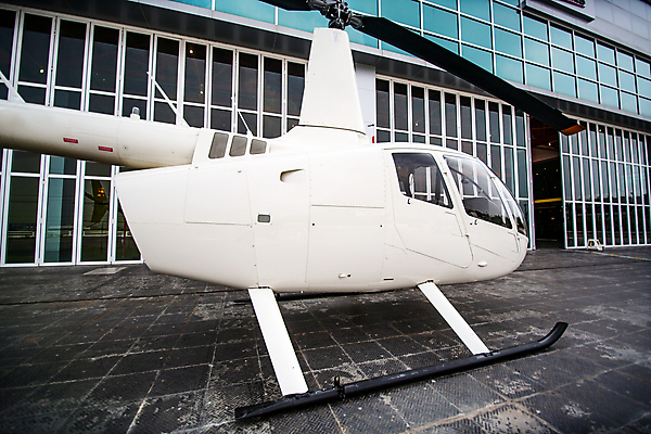 포토 JPG 해외이미지 백인 구름 라이프스타일 여행 교통시설 모션 하늘 안테나 사람 사람없음 야외 여름 파란색 힘 기계 흰색 긴급 구출 고급 헬리콥터 공항 파일럿 항공 서비스 속도 프로펠러 VIP 지원 착륙 해외포토 자연요소 서양인 직업 계절 컬러 교통 컨셉 통신 비행기 생활 도움 시설 파일형식 이미지허브