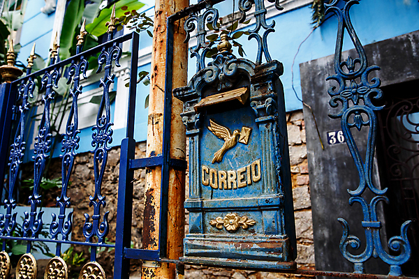 포토 JPG 해외이미지 디자인 외관 종이 비즈니스 봉투 주택 미소 사람 사람없음 목재 파란색 상자 문 화물 업무 뉴스 플랫 배달원 편지 포르투갈 승합차 우체부 심볼 서비스 패키지 질서 주소 우표 옛날 해외포토 나무 직업 유럽 컬러 재료 승용차 표정 건물 운송업 예절 작업 파일형식 이미지허브