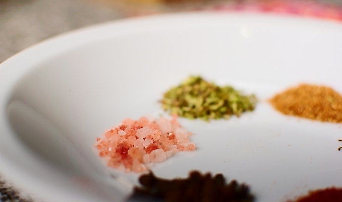 포토 JPG 해외이미지 접시 계절 음식 분홍색 건강 요리 사람없음 주방 흰색 양념 조미료 닫기 맛 향신료 보케 소금 향료 향 결정체 성분 해외포토 식기 컬러 컨셉 모션 향기 냄새 향미료 파일형식 이미지허브