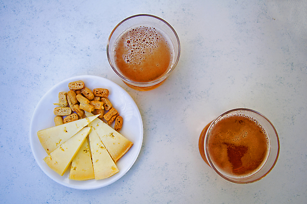 포토 JPG 해외이미지 음식 백그라운드 다이어트 부분 탁자 치즈 맥주 건강 종류 사람없음 목재 세트 노란색 파티 크래커 거품 흰색 바 뜨거움 그룹 황금 맛 폐기물 정상 밀 굽기 먹기 속도 머리위 소금 모음 고립 입가심 절임 짠맛 해로움 핸드메이드 해외포토 나무 컬러 가구 컨셉 재료 모션 유제품 곡류 주류 이벤트 한글 쿠키 쓰레기 구이 파일형식 이미지허브